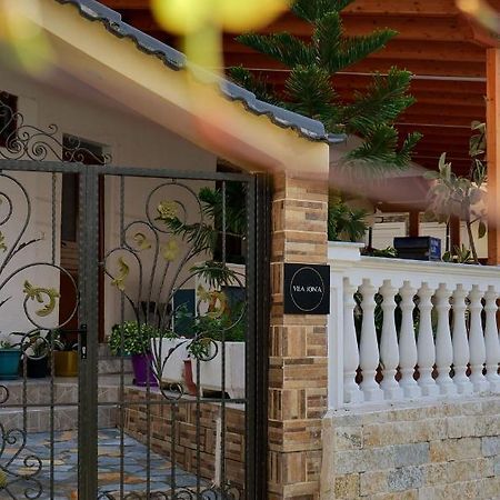 Vila Jon'A Саранде Екстериор снимка